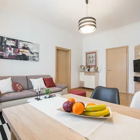 Angela Main Street Luxury Oasis & Free Parking Apartment Zagreb Exterior photo