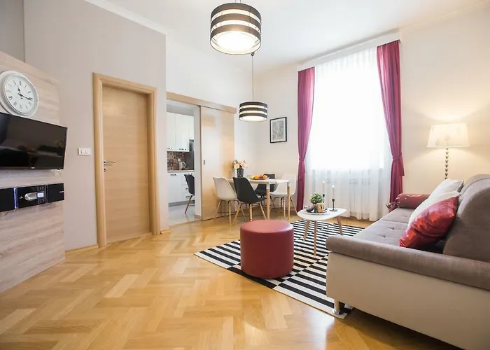 Angela Main Street Luxury Oasis & Free Parking