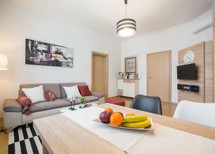 Angela Main Street Luxury Oasis & Free Parking