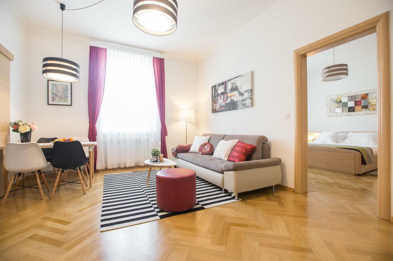 Angela Main Street Luxury Oasis & Free Parking * Zagreb