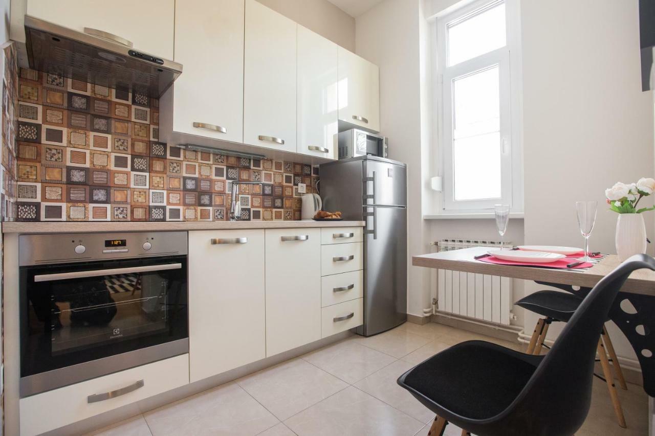 Angela Main Street Luxury Oasis & Free Parking Apartment *