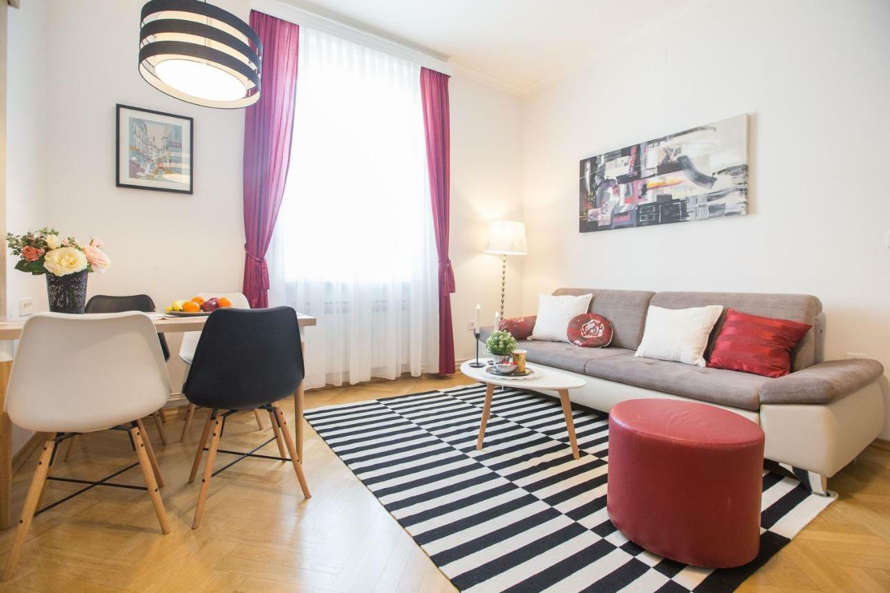 Apartment Angela Main Street Luxury Oasis & Free Parking