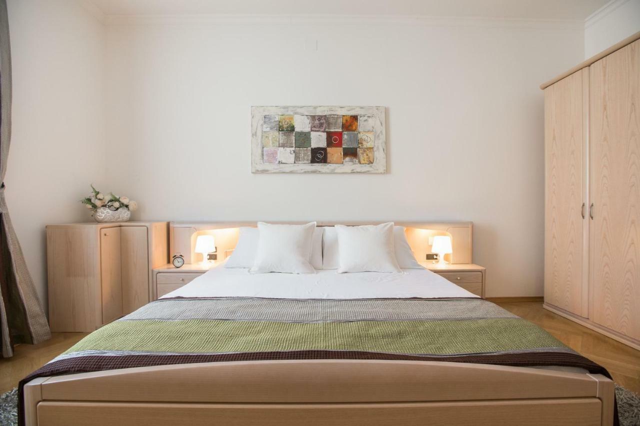 Angela Main Street Luxury Oasis & Free Parking * Zagreb