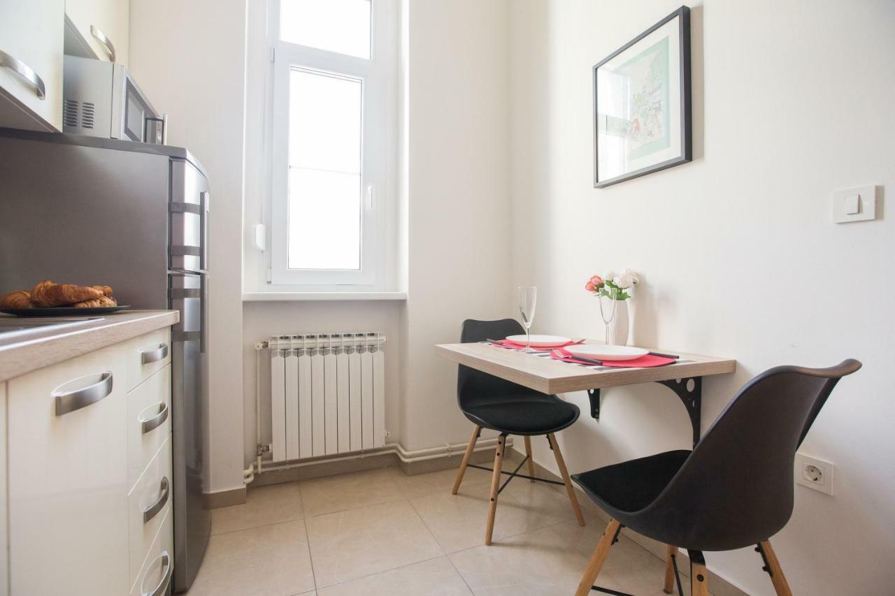 Apartment Angela Main Street Luxury Oasis & Free Parking