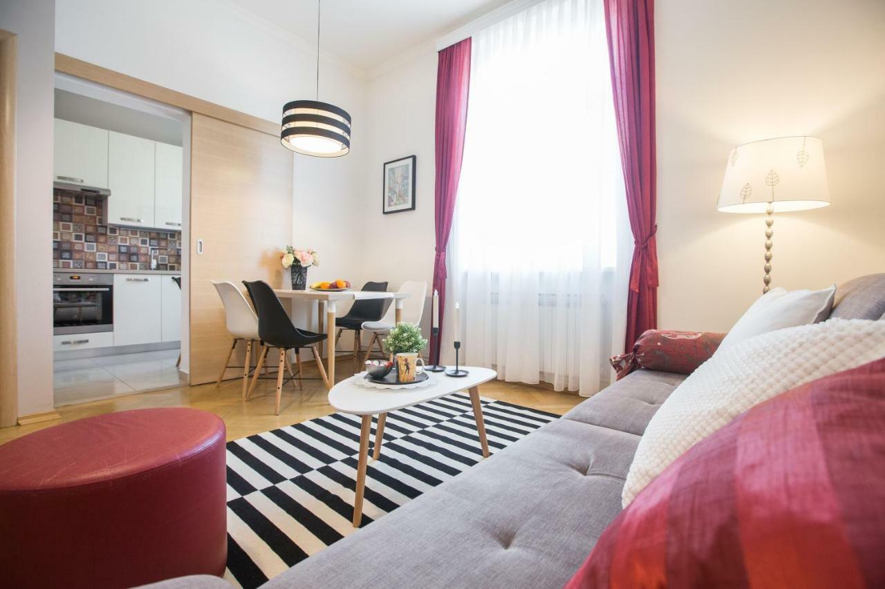 Angela Main Street Luxury Oasis & Free Parking Apartment *